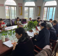 居民參與社區(qū)治理大討論，共同解決垃圾分類難題